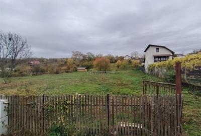 Teren parcelabil, in zona curata si linistita, la 10 minute - 2