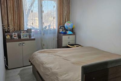 Apartament cu 3 camere semidecomandat în Calea București - 6