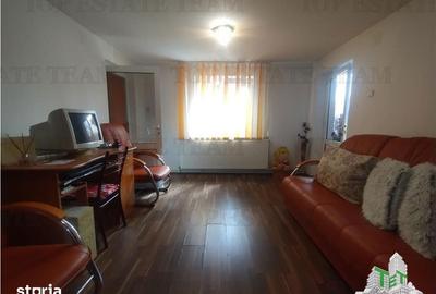 Casă cu 4 camere cu Teren 704 Mp în Central