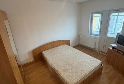 Apartament cu 3 camere în Tineretului - 9
