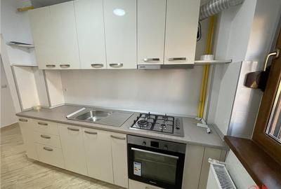 Apartament 3 camere, etaj 2, complet renovat, zona Sud