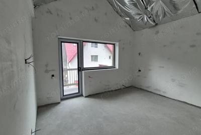 Apartament cu 2 camere decomandat în Zamora