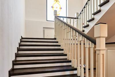 Casă cu Teren 911 Mp în Central - 6