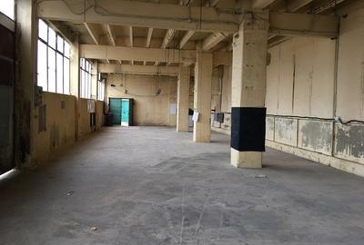 Proprietar inchiriez spatiu 220 mp - 2