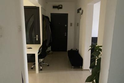 Apartament cu 4 camere decomandat în Central - 1