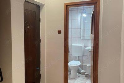Florilor,3 camere semidecomandat, etaj 4, dormitor,2 bai, balcon, apart. mobilat si utilat,300 euro - 7