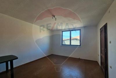 Casă cu 2 camere cu Teren 719 Mp în Central - 11