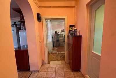 Casă cu 3 camere cu Teren 195 Mp în Mediaș