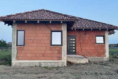 Casă individuală cu 4 camere în Becicherecu Mic
