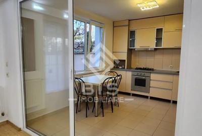 Casă cu 4 camere în Central - 2