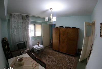 Apartament cu 3 camere decomandat în Uiești - 3