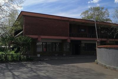 Casă individuală cu 12 camere cu Teren 1000 Mp în Central - 3