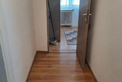 Apartament cu 2 camere decomandat în Titan