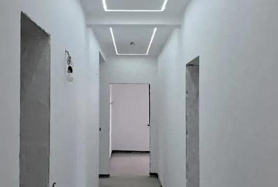 Casă cu 4 camere cu Teren 700 Mp în Vladimirescu