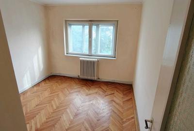 Apartament cu 3 camere decomandat în Central - 1