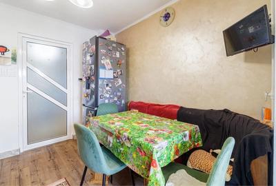 Apartament cu 3 camere decomandat în Rahova - 2