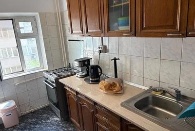 Apartament cu 4 camere decomandat în Central - 2