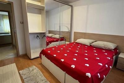 LUNEI- 2 camere, etaj intermediar, decomandat, centrala proprie - 2