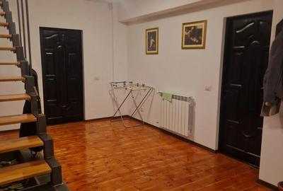 Casa situata in localitatea Girov - 1