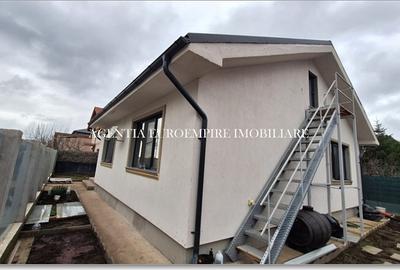 Casa de vanzare in localitatea Lazu - 2