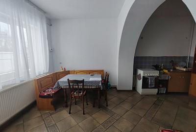 Casa 4 camere libera la vanzare GHIMBAV - zona Garii - 8