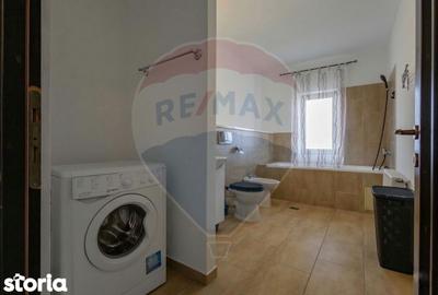 Casă cu 5 camere semidecomandat cu Teren 345 Mp în Ronaț - 9