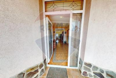 Casă cu 5 camere cu Teren 1000 Mp în Terezian - 2