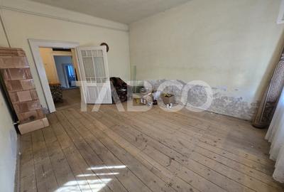 Casa tip duplex de vanzare la curte comuna pivnita in Piata Cluj Sibiu - 1