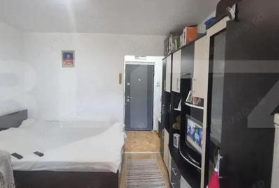 Garsoniera de Vanzare : Decomandat - Baie, Balcon si Bucatarie Inchisa Galata