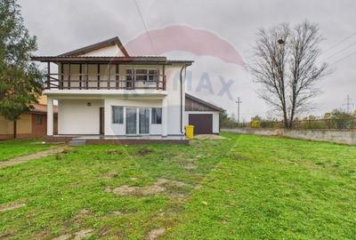 Casa / Vila cu 5 camere de vanzare - 2