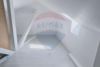 Casă cu 14 camere cu Teren 360 Mp în Central - 44