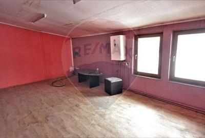 Proprietate specială, de 904 mp, în Central - 17