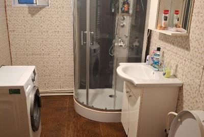 Casa, teren ?i anexe. In Boto?ani, Un?eni, Burle?ti - 6