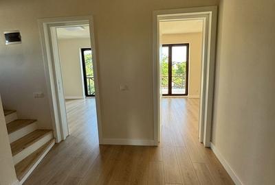 Casă cu 7 camere cu Teren 1146 Mp în Crevedia - 12