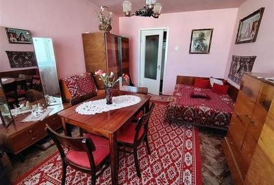 Apartament cu 3 camere (Gheorgheni Cart. Florilor, bl. 13)
