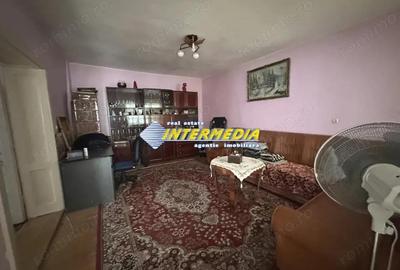 Casă cu 2 camere cu Teren 700 Mp în Cetate