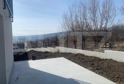 Casa de vanzare, 4 camere, 202 mp, Langa Padure