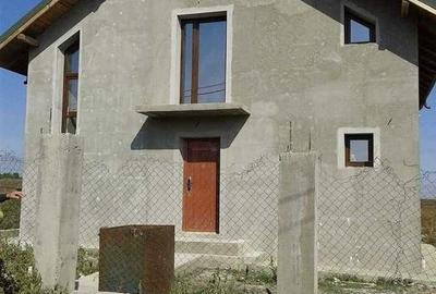 Casă cu 3 camere în Huși - 8