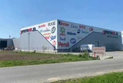 Spațiu comercial, de 2,150 mp, în Central - 4