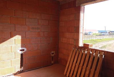 Casă cu 4 camere cu Teren 250 Mp în Chișoda - 18