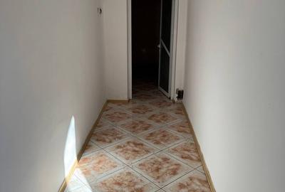 Casă cu 7 camere cu Teren 490 Mp în Central - 11