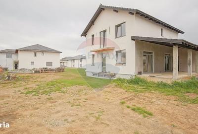 Casă cu 4 camere în Central - 3