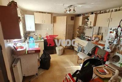 Casa cu anexa locuibila si teren - 2