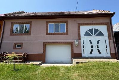 Casă individuală cu 4 camere cu Teren 676 Mp în Moldovița - 1