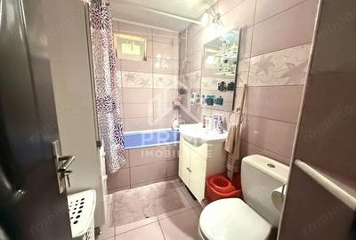 Apartament cu 2 camere decomandat în Teiu - 5