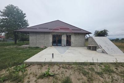 Casă individuală cu 4 camere cu Teren 6110 Mp în Girov - 32