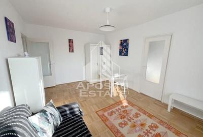 Apartament cu 3 Camere, Renovat recent, centrala proprie, Girocului - 1