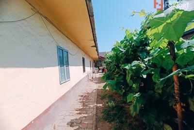 COMISION 0% Casa cu 4 apartamente la curte comuna cu teren total 748 mp - 2