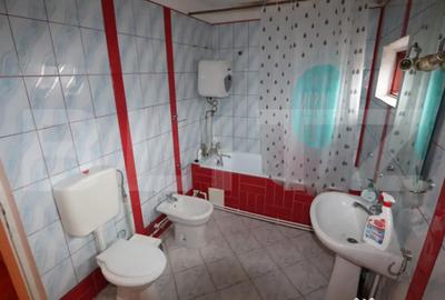 Casă cu 3 camere cu Teren 1783 Mp în Central - 1