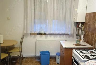 Apartament cu 2 camere semidecomandat, mobilat în Complex Studențesc